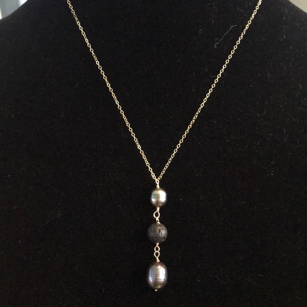 Peacock freshwater pearl necklace